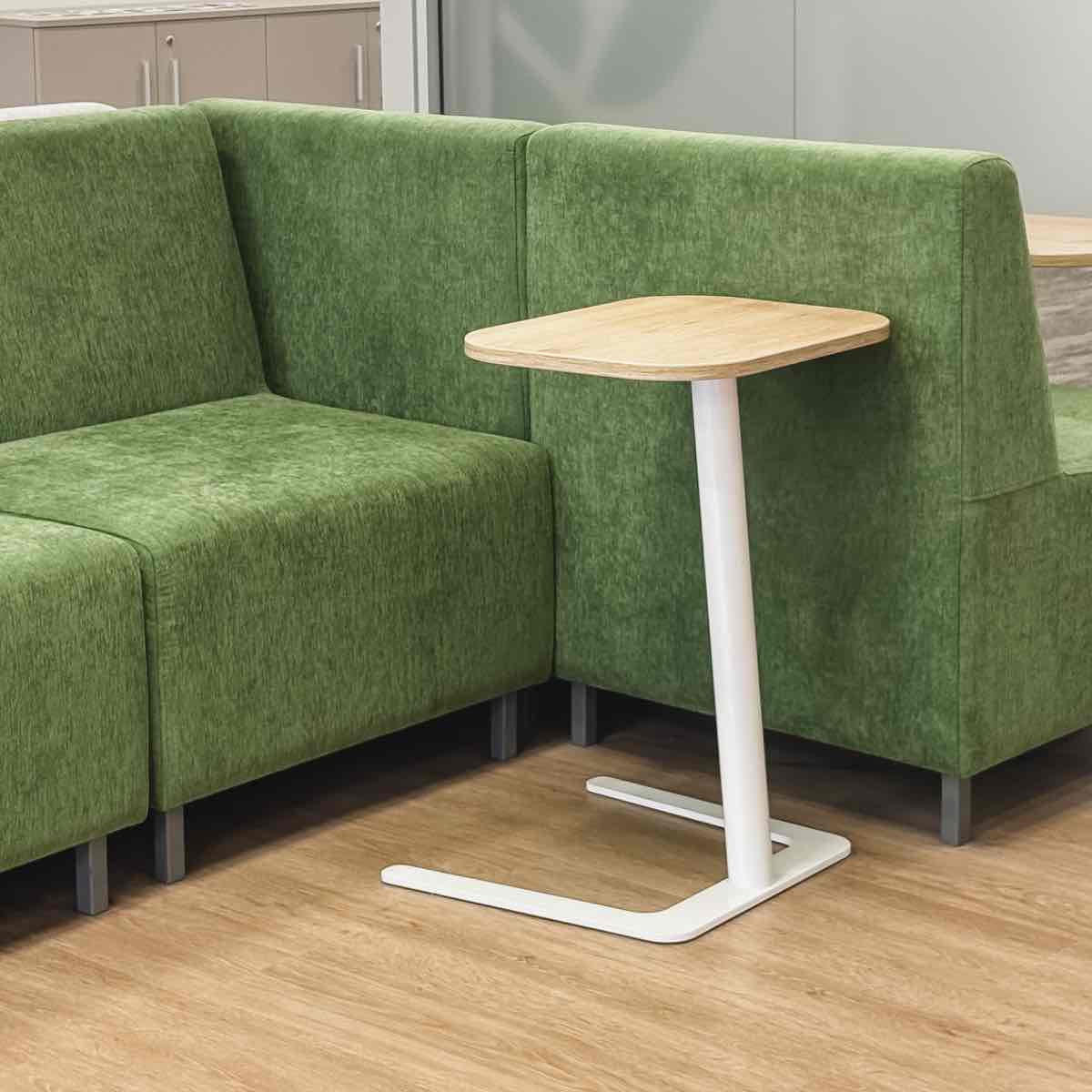 Mesa porta laptop ( 0.64 m. de altura)