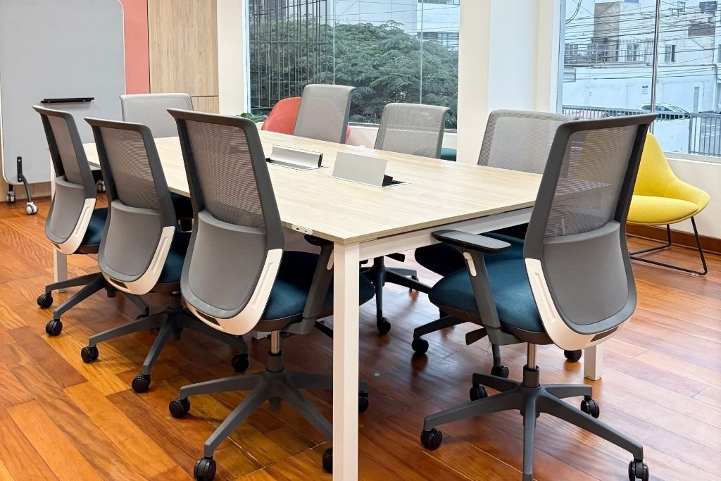 ¿Cuáles son los materiales de una silla ergonómica?